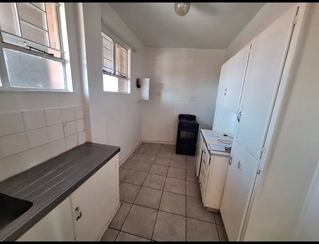 2 bed property to rent in LUIPAARDSVLEI
